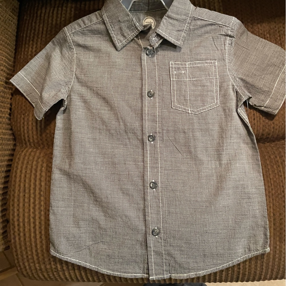 NEW -Button up shirt